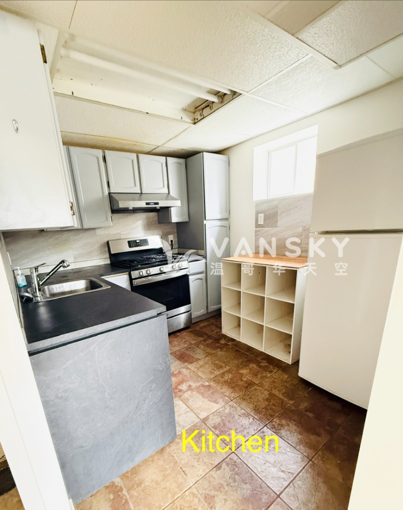 260703123337_05 kitchen.jpg